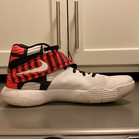 Kyrie crossover - Picture 4 of 5